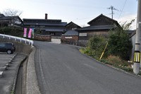 Medium_駐車場から建物 (640x425) (2)